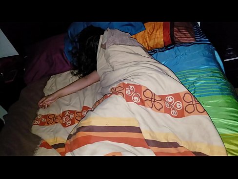 ❤️ Stepson berating a sua jovem madrasta enquanto ela dorme. ❌ Sexo em pt.quizfarmature.ru ﹏